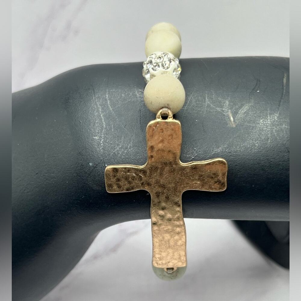 Hammer metal cross and natural stone bracelet